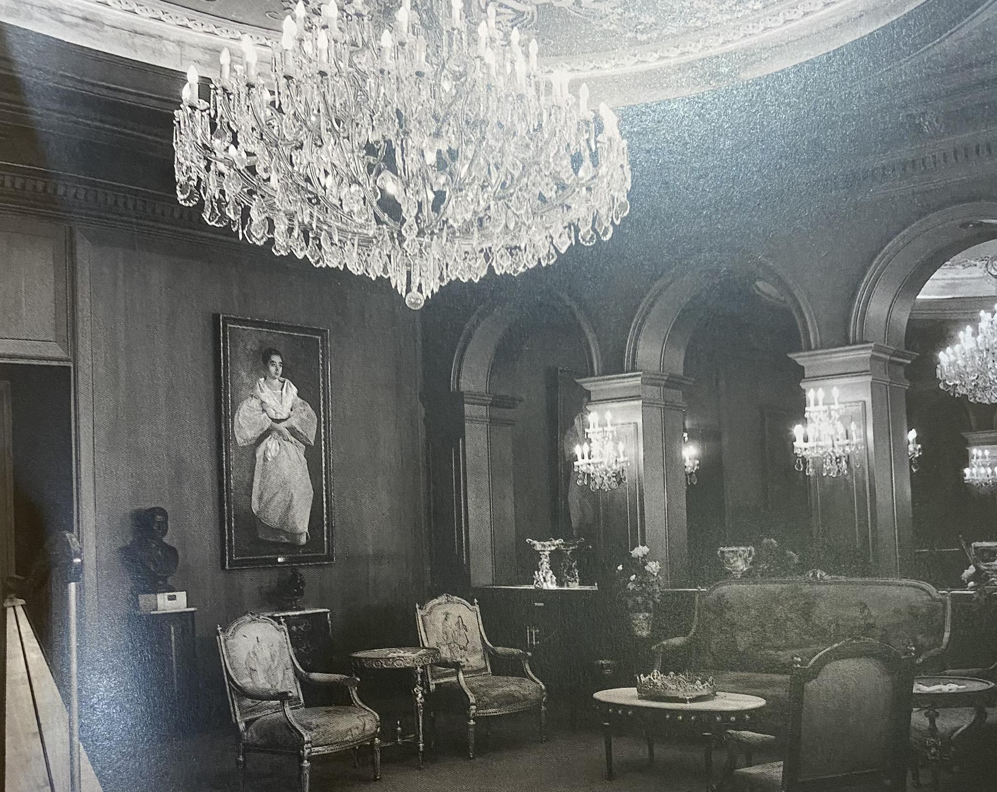 Juan Luna’s La Bulaqueña (1895) was prominently displayed in the Music Room of Malacañang Palace.